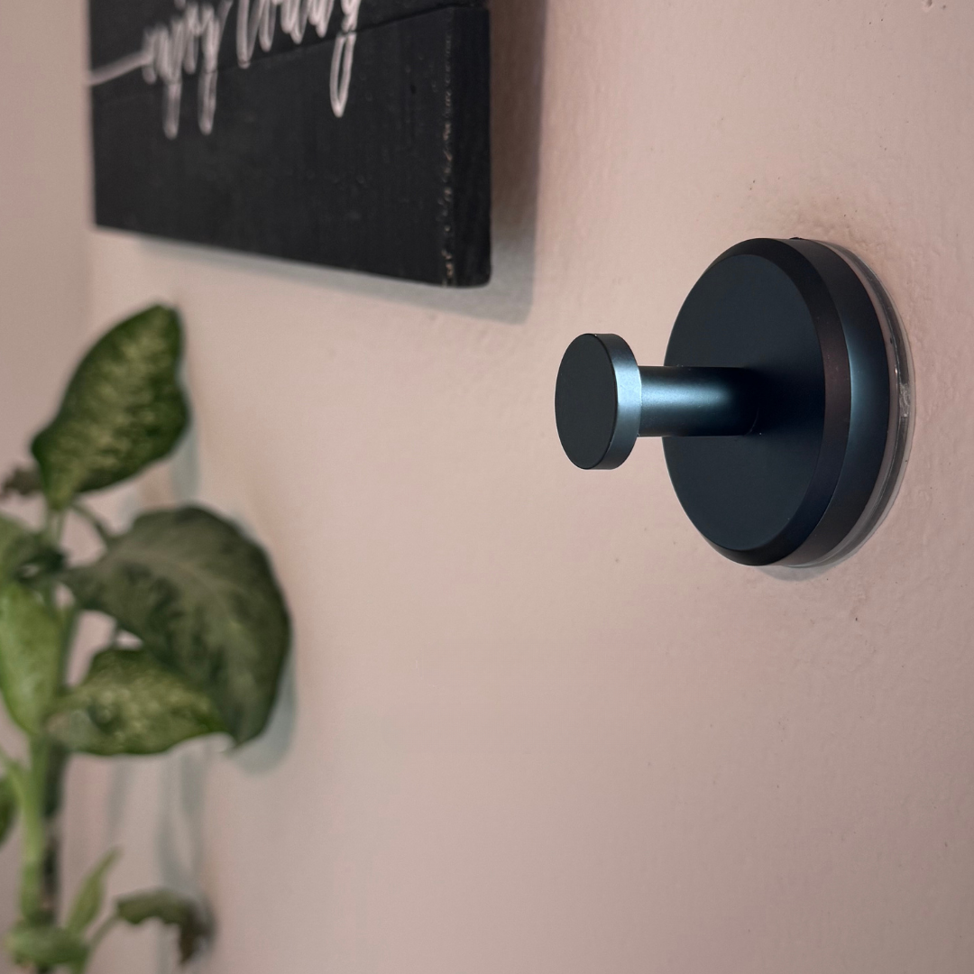 超粘着の吸盤フック、必要に応じて再配置可能